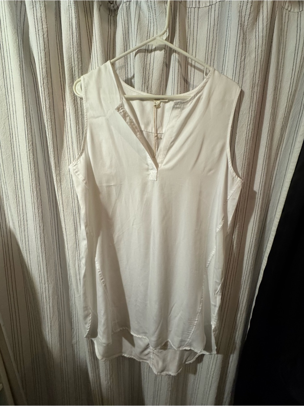 beachlunchlounge Sleeveless V-Neck Tunic/ dress White